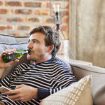 Onderzoek toont verontrustende drinkmotieven tijdens lockdown